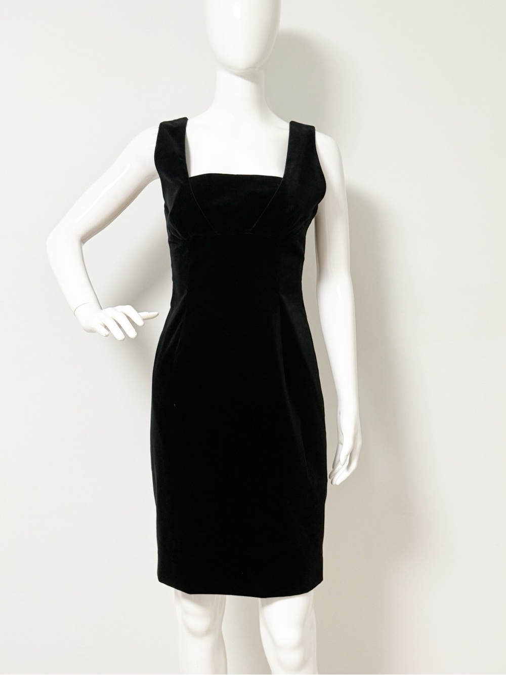 Style Paris, Susan Sutherland Women's Black Velvet Dress with Square Neck